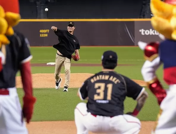 ▲▼林智勝的哥哥林祖懷受邀開球。（圖／味全龍提供）