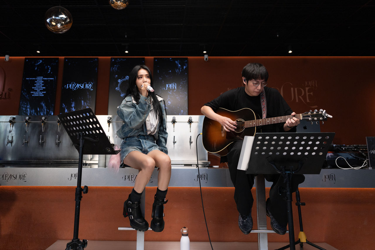 ▲▼蔡依林快閃信義區街頭。（圖／華納提供）