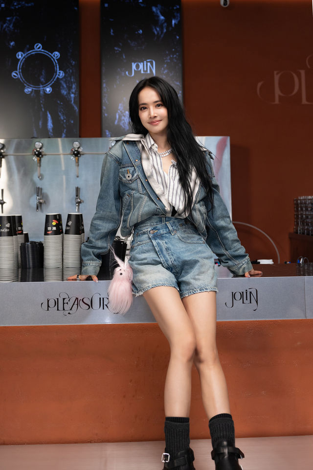 ▲▼蔡依林快閃信義區街頭。（圖／華納提供）