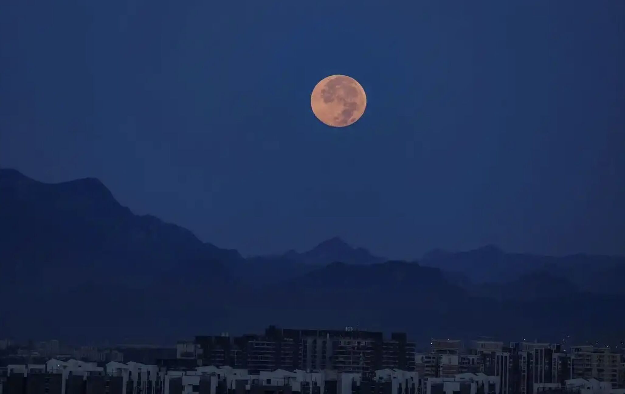 ▲北京上空的月全食景象。（圖／翻攝央視）