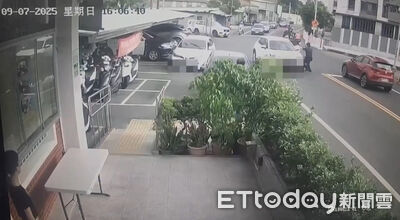 警局門口碰撞攔車！囂張白車拒檢撞警挨轟1槍逃逸　2男1女被逮