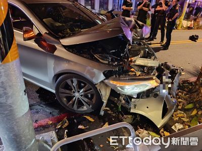 口角拒載甩女友！花蓮男催油門撞路樹送醫　被揪酒駕慘了