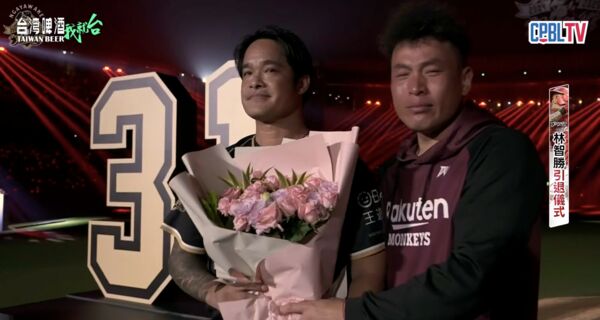 ▲▼林泓育驚喜現身。（圖／CPBLTV）