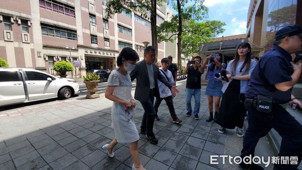 ▲陳佩琪抵達北院替柯文哲辦保。（圖／記者黃彥傑攝）