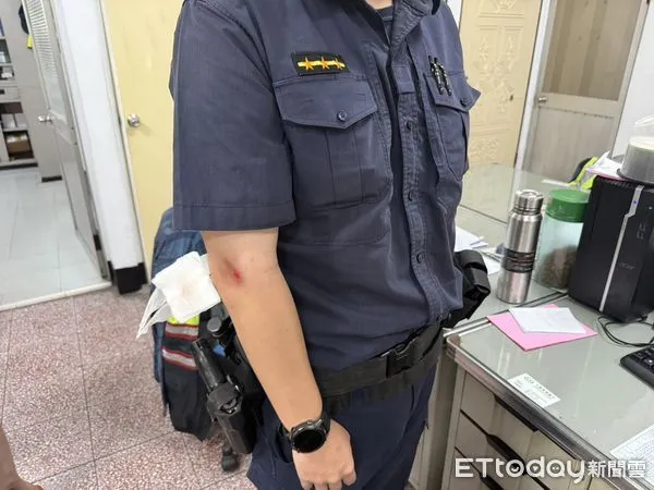 ▲▼岡山撞車攔車             。（圖／記者陳宏瑞翻攝）