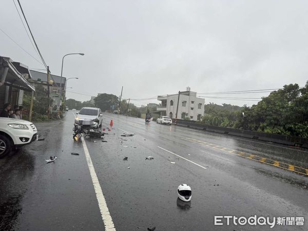 ▲苗栗市台13線南勢里測速照相桿附近，昨發生酒駕轎車失控碰撞機車和休旅車，造成騎士重傷送醫。（圖／記者楊永盛翻攝）