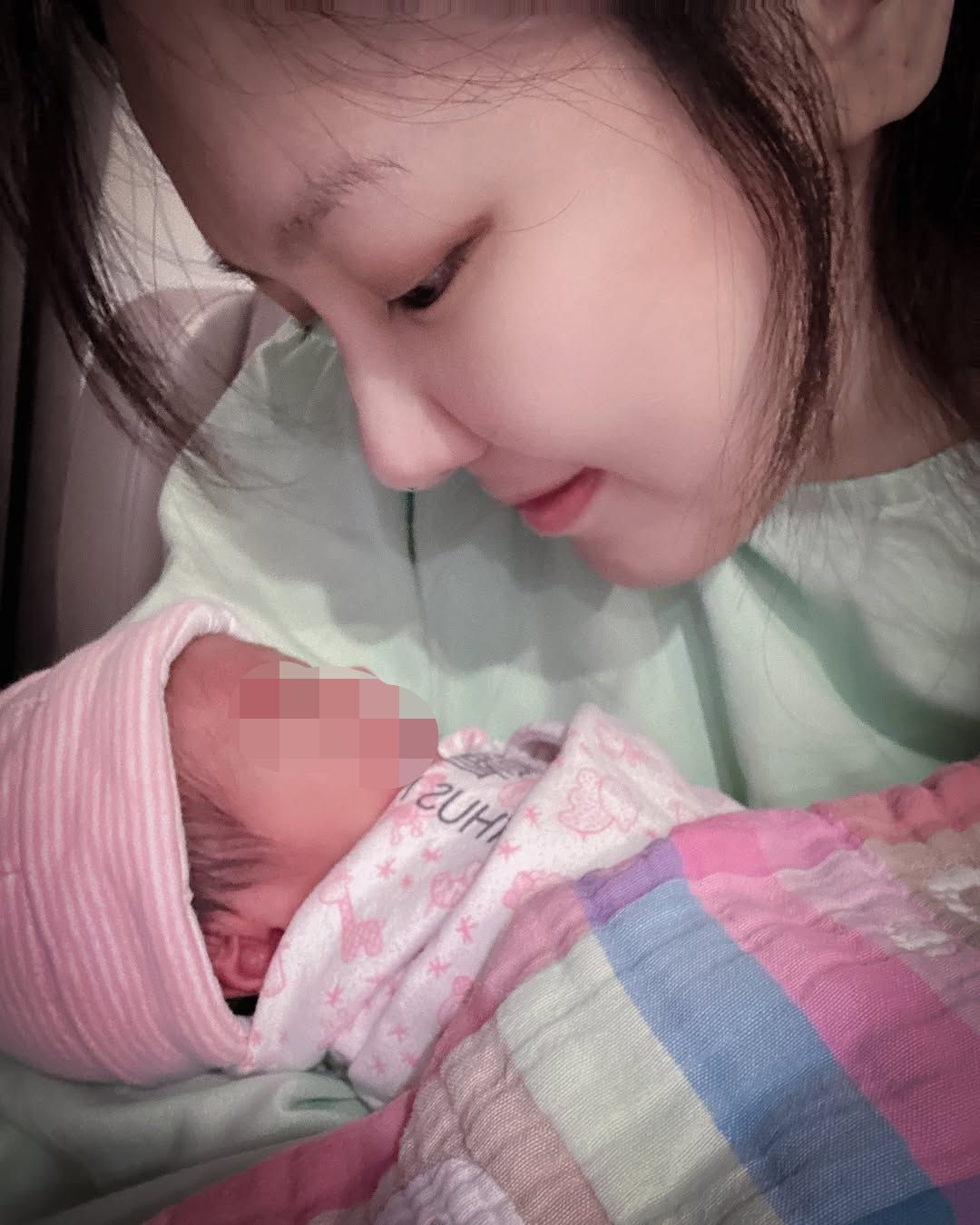 ▲▼女兒外貌被評論　劉雨柔怒嗆「八婆」。（圖／翻攝自Instagram／lyvonne0526）