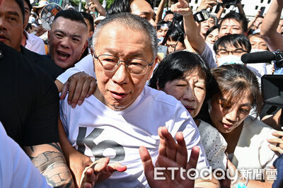 名嘴：橘子仍流亡在外　「柯文哲喊乾淨」在她眼中是最殘酷諷刺