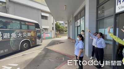 國光客運告別西螺轉運站!售票員剪票喊「再見」 乘客揮手不捨