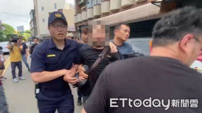 快訊／柯文哲才吃完豬腳麵線！黑衣男「撒冥紙」吼：台灣沒司法了嗎