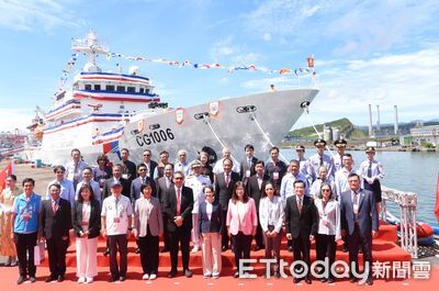 海巡署舉行千噸級巡防艦下水典禮　蕭美琴主持花蓮、澎湖艦成軍
