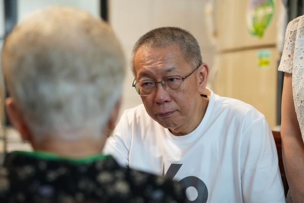 ▲▼柯文哲交保後回新竹老家見母親何瑞英。（圖／民眾黨提供）