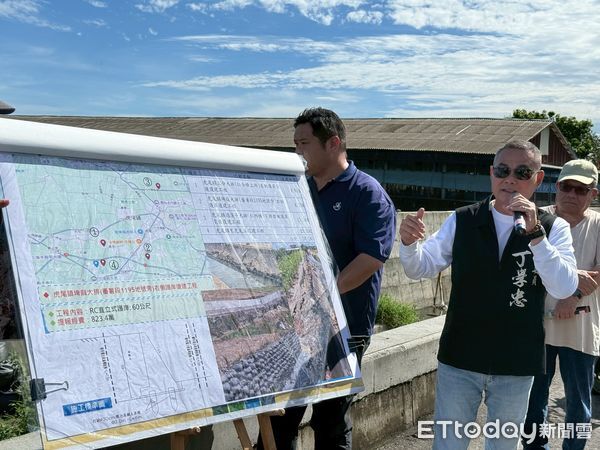▲立法委員丁學忠邀集水利署陳建成副署長、縣政府及地方民代針對風災及豪雨復建工程進行會勘。（圖／記者游瓊華翻攝）
