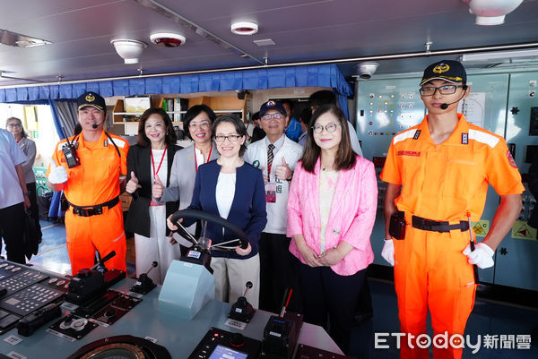 ▲副總統蕭美琴、海委會主委管碧玲8日到台船公司主持海巡署千噸巡防艦花蓮艦、澎湖艦下水典禮。（圖／記者張君豪翻攝）