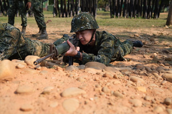 ▲▼林亭翰在《九條好漢在一班》中進行500障礙的訓練。（圖／台視提供）