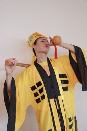 ▲▼孫生劇裡表面扮演體貼男友，但私底下卻到處留情。（圖／17LIVE提供）