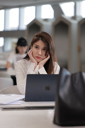 ▲▼孫生劇裡表面扮演體貼男友，但私底下卻到處留情。（圖／17LIVE提供）