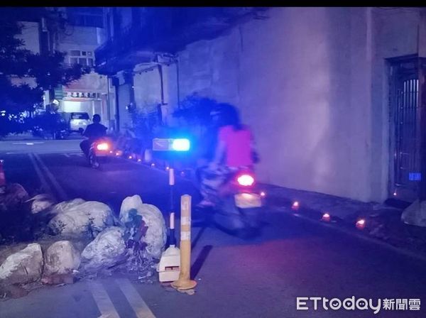 ▲員林車站後方巷道成為酥油燈大道。（圖／記者唐詠絮攝）