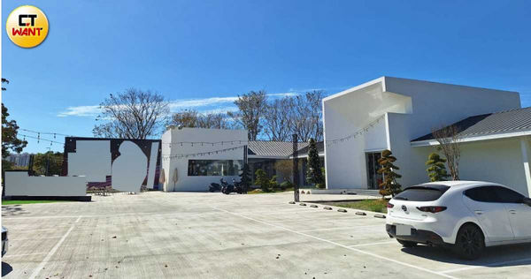 同為農曆7月，今年鬼月房市又更慘，儘管已預期可能沒客人上門，但建商、代銷業者還是必須派1人留守接待中心。（示意圖／林榮芳攝）