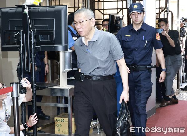 ▲▼ 台北地院審理京華城案柯文哲交保首出庭 。（圖／記者黃克翔攝）