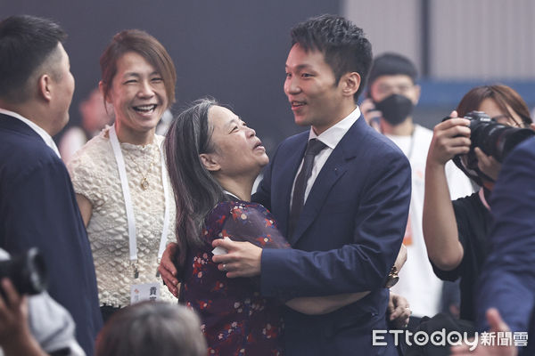 ▲新任運動部長李洋出席揭牌暨布達典禮。（圖／記者林敬旻攝）