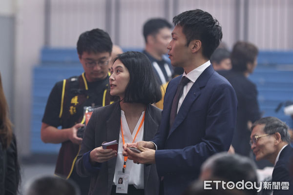 ▲新任運動部長李洋、發言人卓君澤出席揭牌暨布達典禮。（圖／記者林敬旻攝）