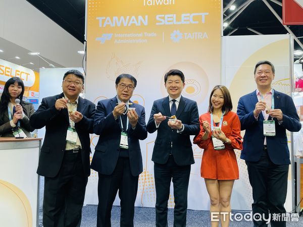 ▲台南市長黃偉哲率領市府團隊與六大品牌進軍 2025 澳洲食品展，力推優質農漁產品。（記者林東良翻攝，下同）