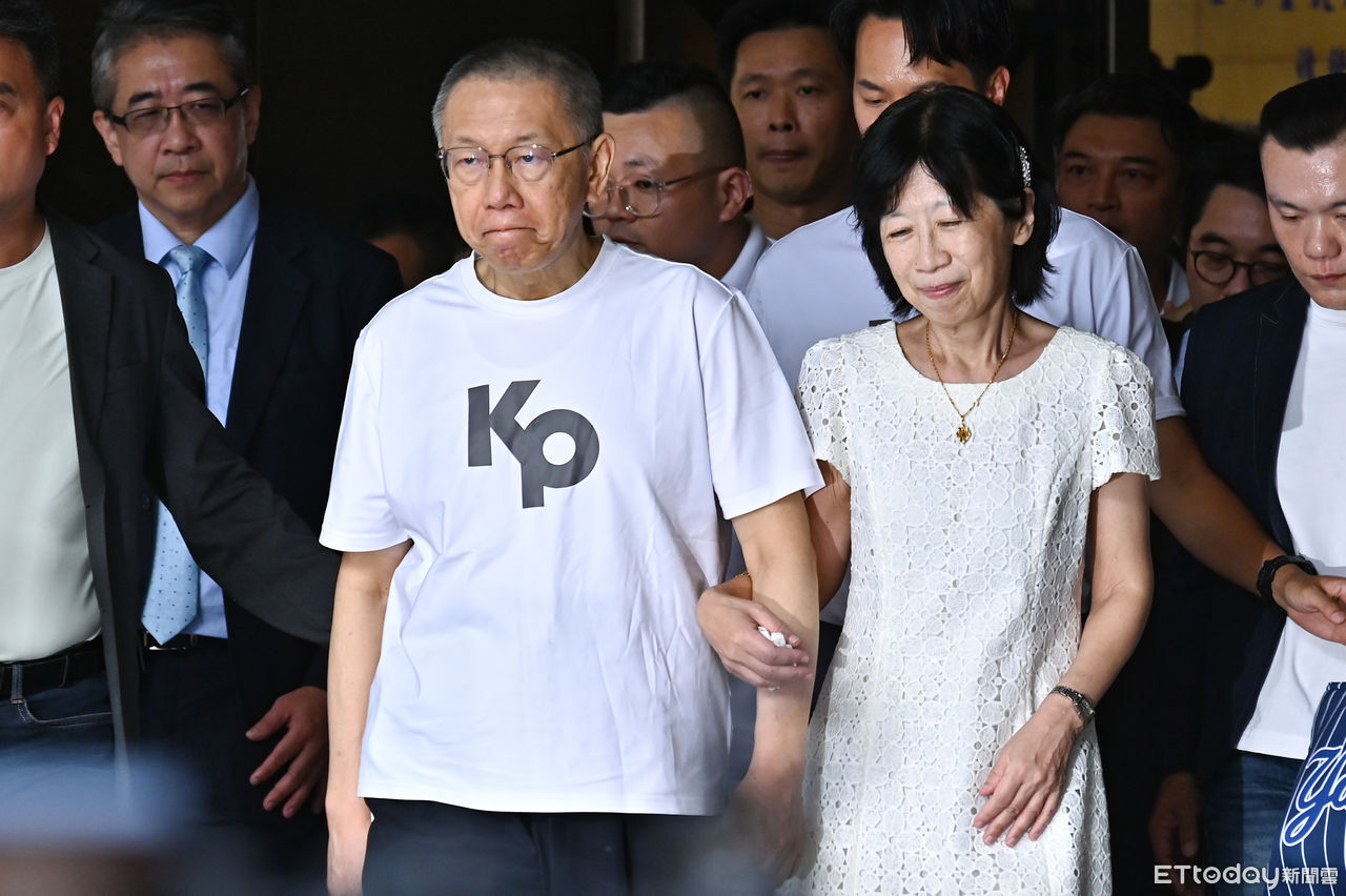 京華城大辯論前哨戰登場!提示逾3400項證據 柯文哲11被告全到齊