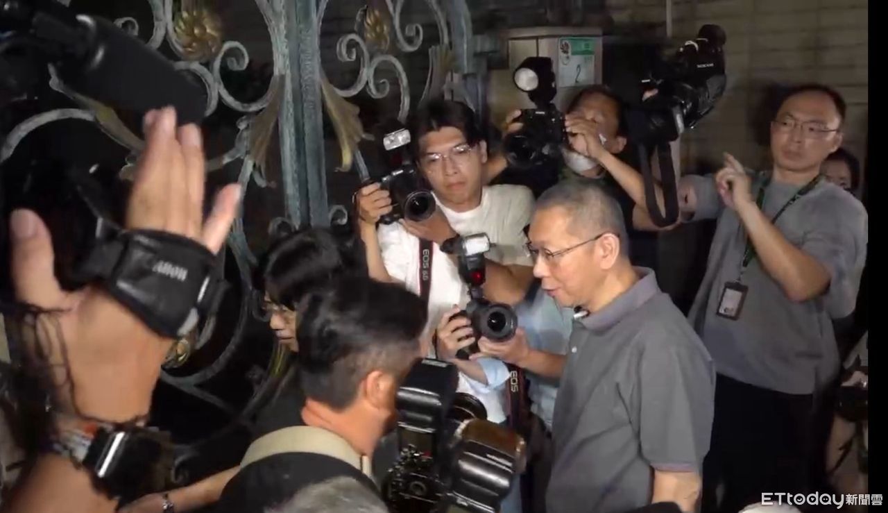 柯文哲今晚回到台北住家了　「時隔9個月」再次踏進家門