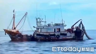雷達鎖定！鼻頭外海查獲違規拖網漁船　海巡嚴正執法守護漁權