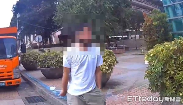 ▲▼他戶頭成人頭帳戶未到案開庭，躲台北車站遭逮。（圖／記者邱中岳翻攝）