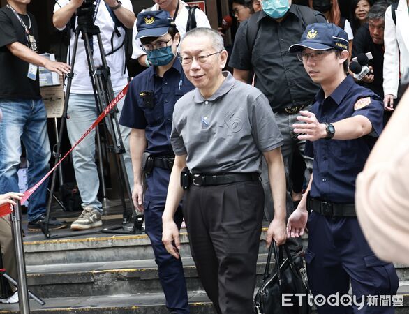 ▲▼ 台北地院審理京華城案柯文哲交保首出庭   。（圖／記者黃克翔攝）