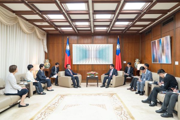 ▲▼外交部長林佳龍於本（2025）年9月8日接見日本立憲民主黨太榮志眾議員、吉田晴美眾議員、大築紅葉眾議員及酒井菜摘眾議員一行4人。（圖／翻攝自Facebook／林佳龍）