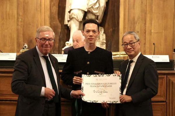 ▲▼「第28屆台法文化獎頒獎典禮」，鐵胡萬、蔡博丞獲獎。文化部長李遠首度出席主持，並簽署續約協議。（圖／文化部）