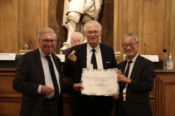 ▲▼「第28屆台法文化獎頒獎典禮」，鐵胡萬、蔡博丞獲獎。文化部長李遠首度出席主持，並簽署續約協議。（圖／文化部）