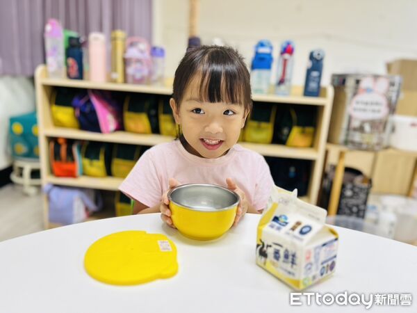 ▲台中囝仔有福了！媽媽市長發2.7億大紅包 24萬學童週週喝鮮奶。（圖／市府提供）