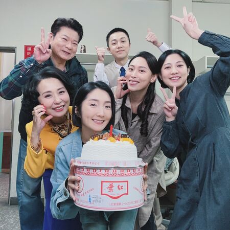 ▲陳文山在台劇《寶島西米樂》擁有兩個老婆，私底下卻是黃金單身漢。（圖／翻攝自Facebook）