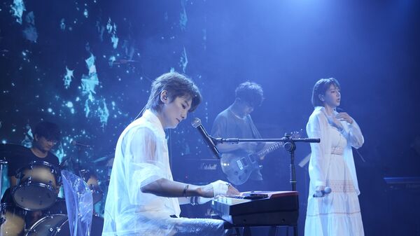 ▲▼宋羽葤擔任阿沁上海演唱會表演嘉賓。（圖／湘熹娛樂提供）