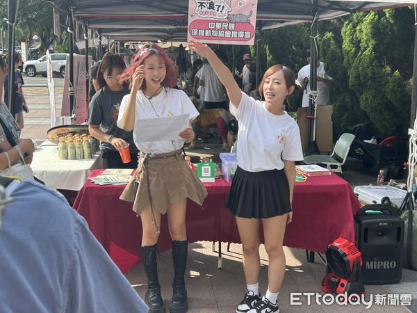 ▲▼ 紅髮安娜、丹丹現身《不浪了！》首場校園義賣市集。（圖／記者孟育民攝）