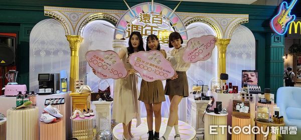 ▲中部百貨周年慶。（圖／記者游瓊華攝）