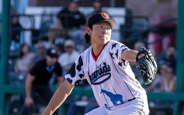 ▲▼     黃仲翔        。（圖／截自visaliarawhide IG）