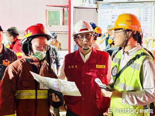 ▲▼高雄興達電廠火警　陳其邁趕抵現場。（圖／記者賴文萱翻攝）