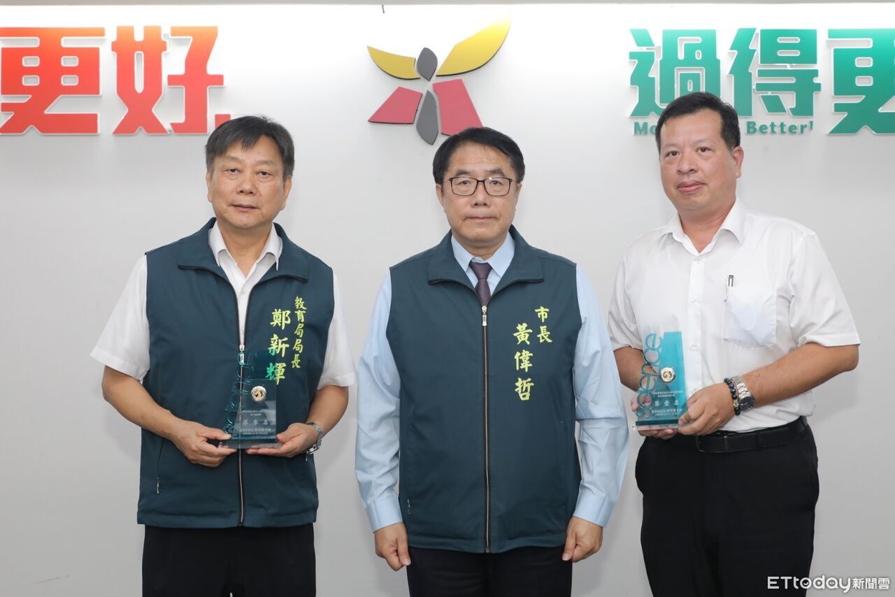 全國科展台南奪佳績！市政會議獻獎　黃偉哲肯定學子科研實力