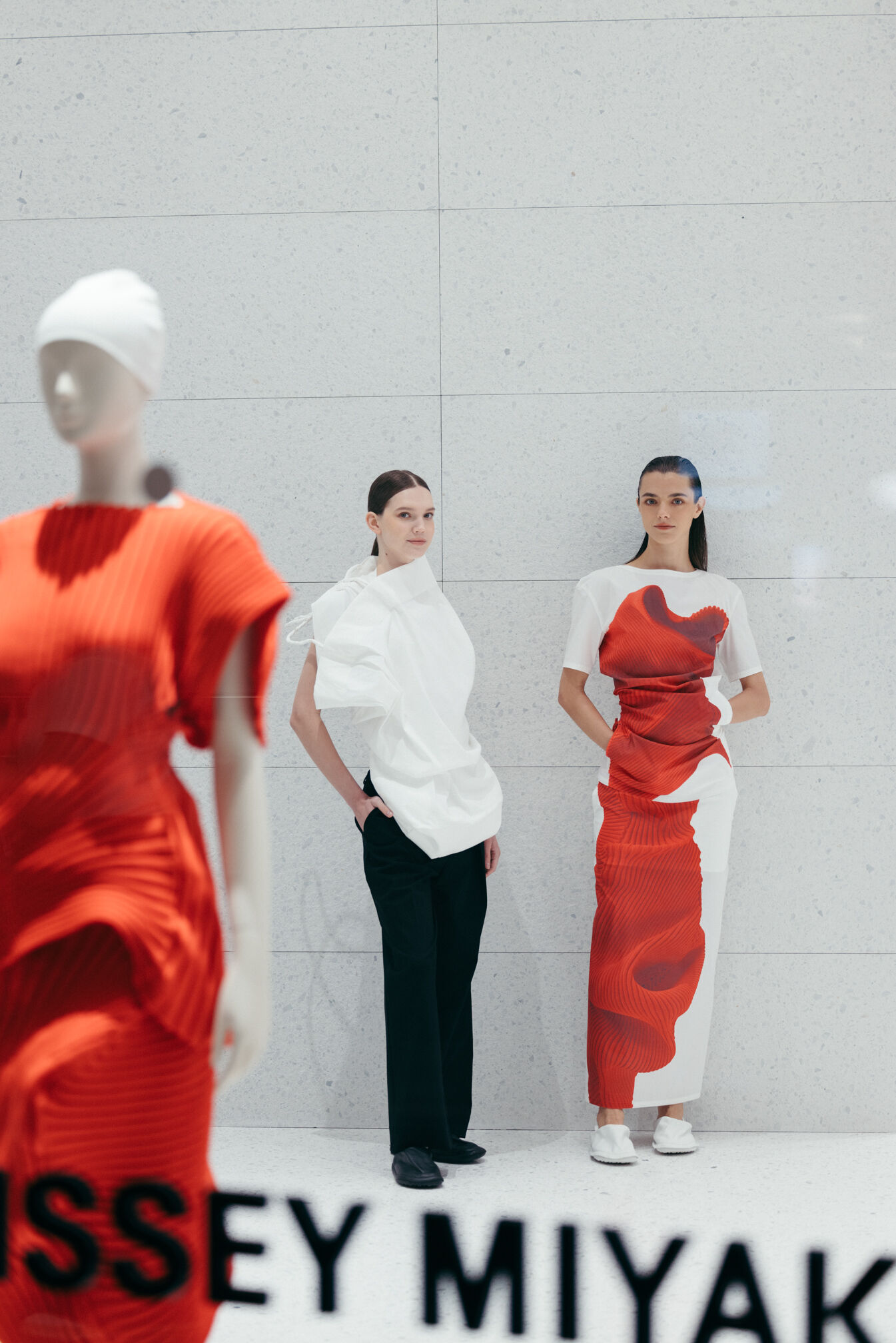 ▲▼    ISSEY MIYAKE 與男裝支線 HOMME PLISS&Eacute; ISSEY MIYAKE       。（圖／品牌提供）