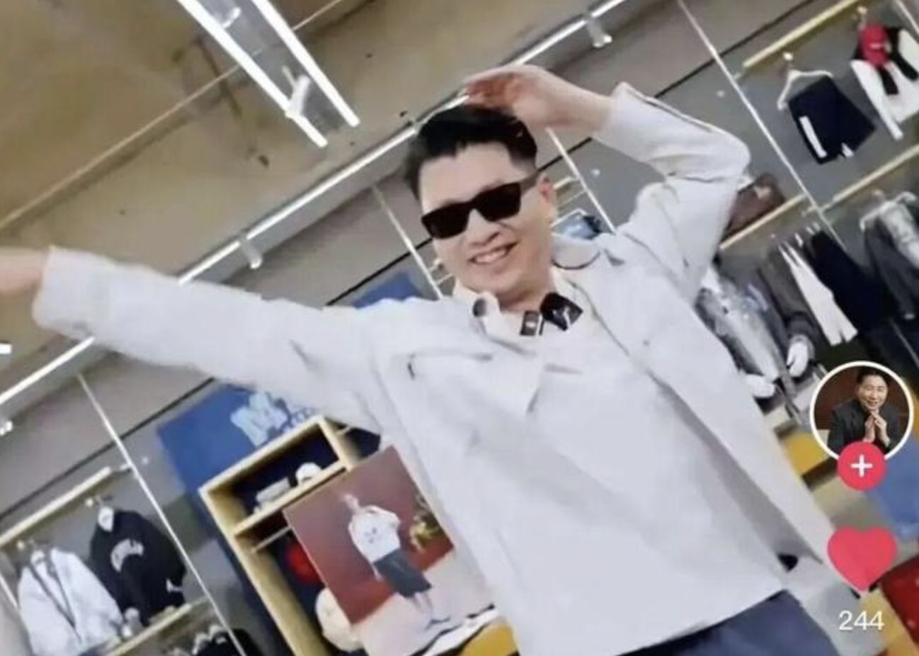 ▲大陸美邦服飾創辦人周成建。（圖／翻攝極目新聞）