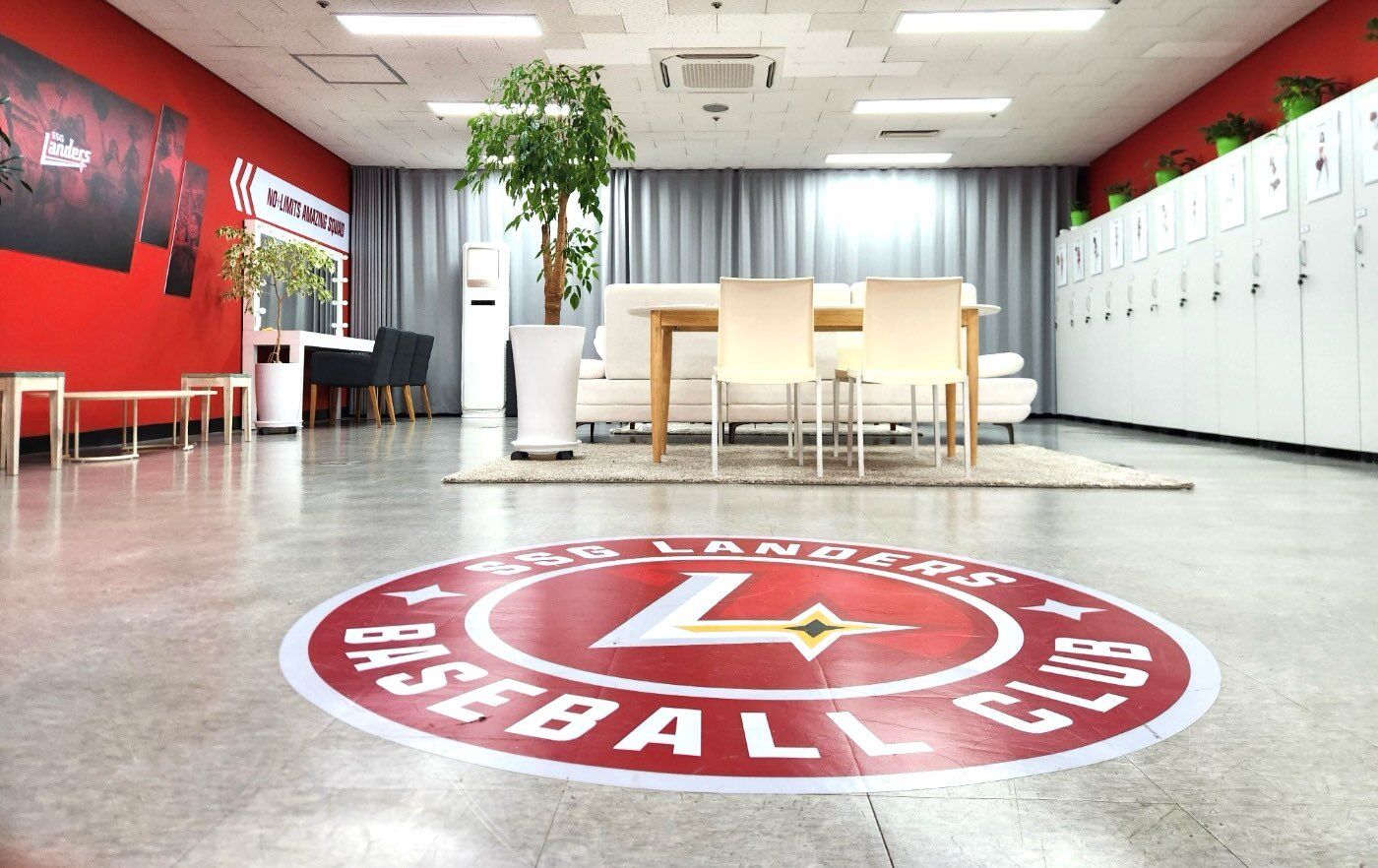 ▲▼SSG登陸者翻修啦啦隊休息室。（圖／翻攝自X／@jhpae117）