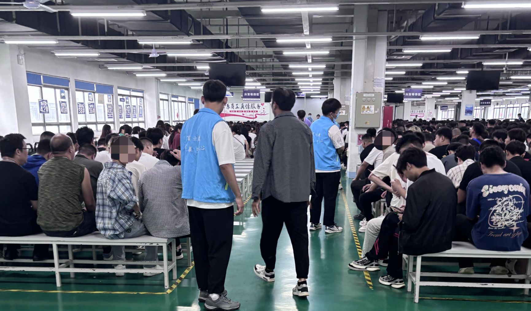 ▲富士康鄭州廠趕工iPhone 17。（圖／翻攝界面新聞）