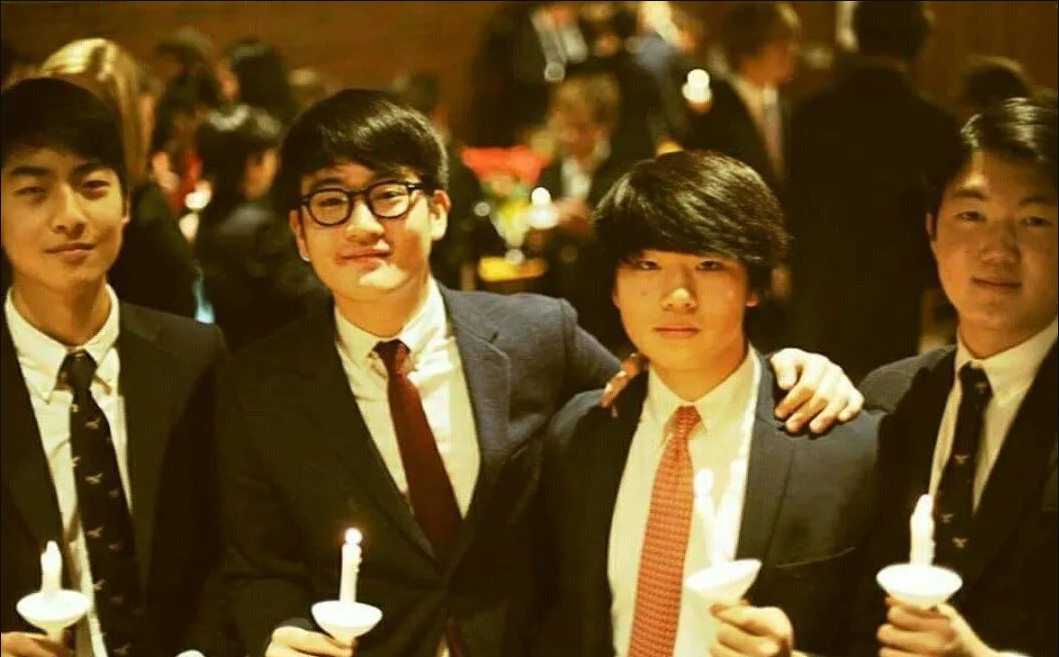 ▲▼三星電子會長李在鎔的長子李志浩（左二）。（圖／翻攝自나무위키）