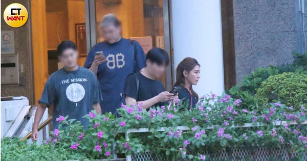 陽光鮮肉1／小禎疑迎戀情甜笑藏不住　高帥男伴「激似大谷翔平」