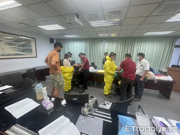 ▲成大邀台南市消防局東門分隊入校，指導師生提升實驗室防災應變能力。（記者林東良翻攝，下同）